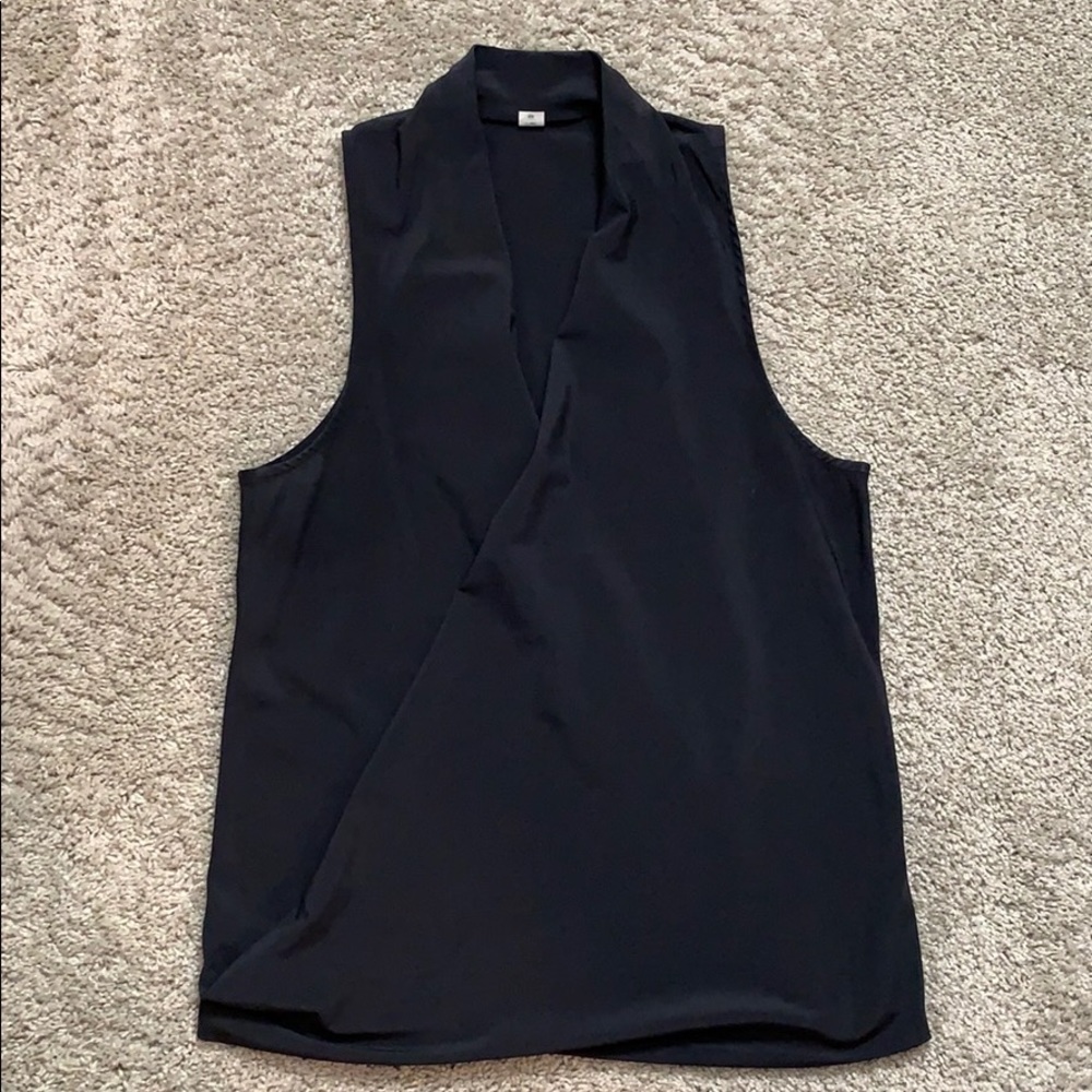 Black lululemon top
